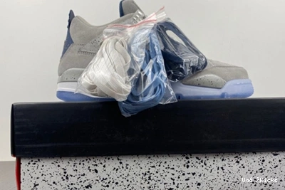 461 Vibrant 'Georgetown' 9363 Air AJ4- Retro Jordan 4 0820